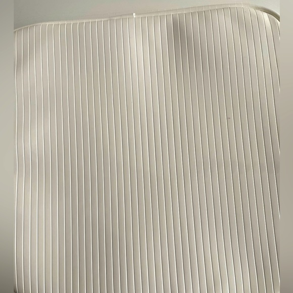 ❤️🔥HOST PICK 🔥🌸Brand New Estée Lauder cosmetic Bag in white patent/glossy - Picture 7 of 9